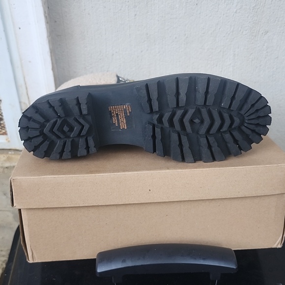 Steve Madden Aniko Black Leather Ankle Boots - Picture 3 of 8